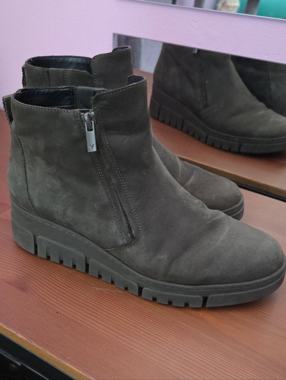 Women’s Suede Ankle Boot in Olive Brown